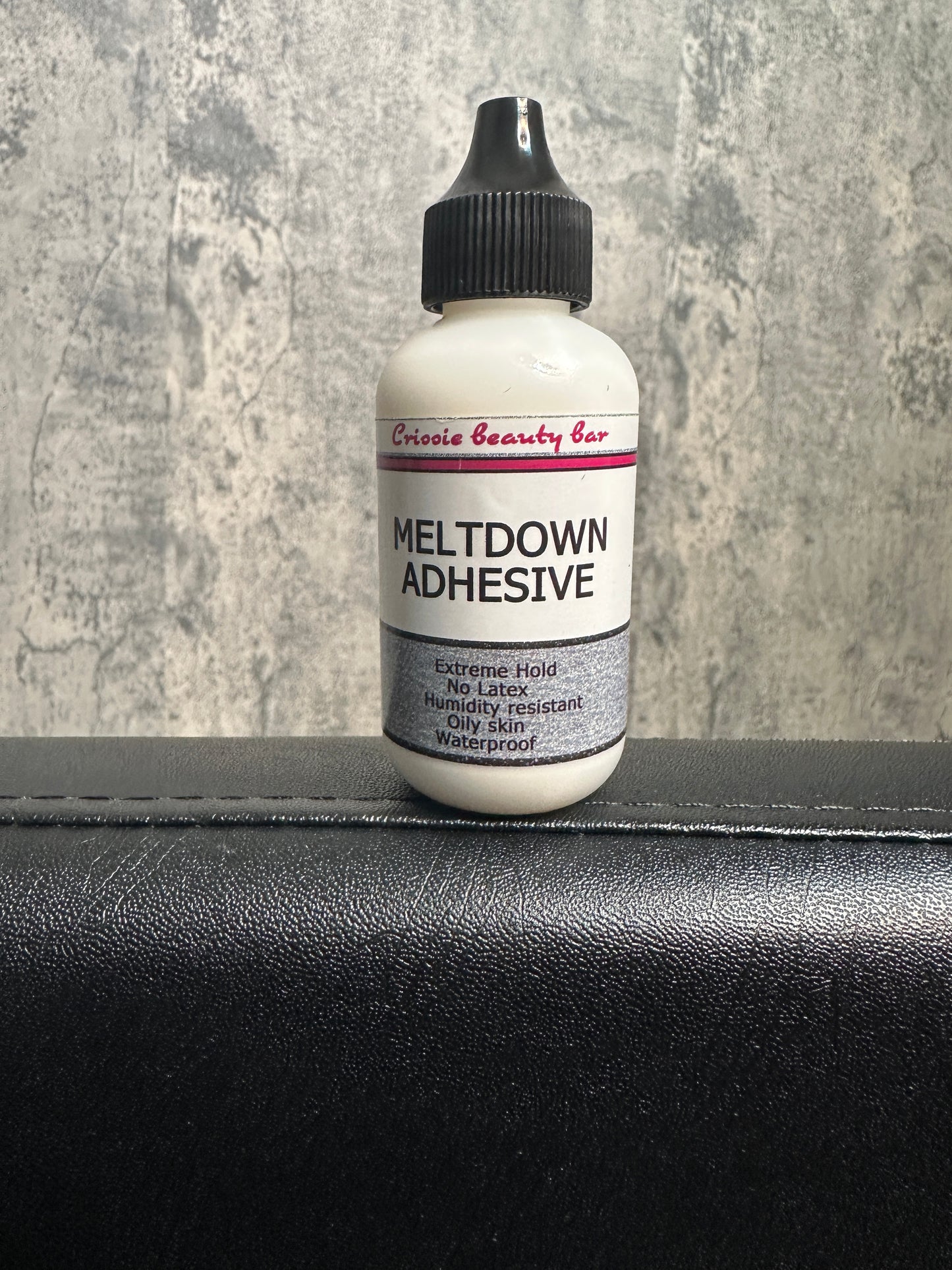 Crissiebeautybar meltdownadhesive (medium) 60ml